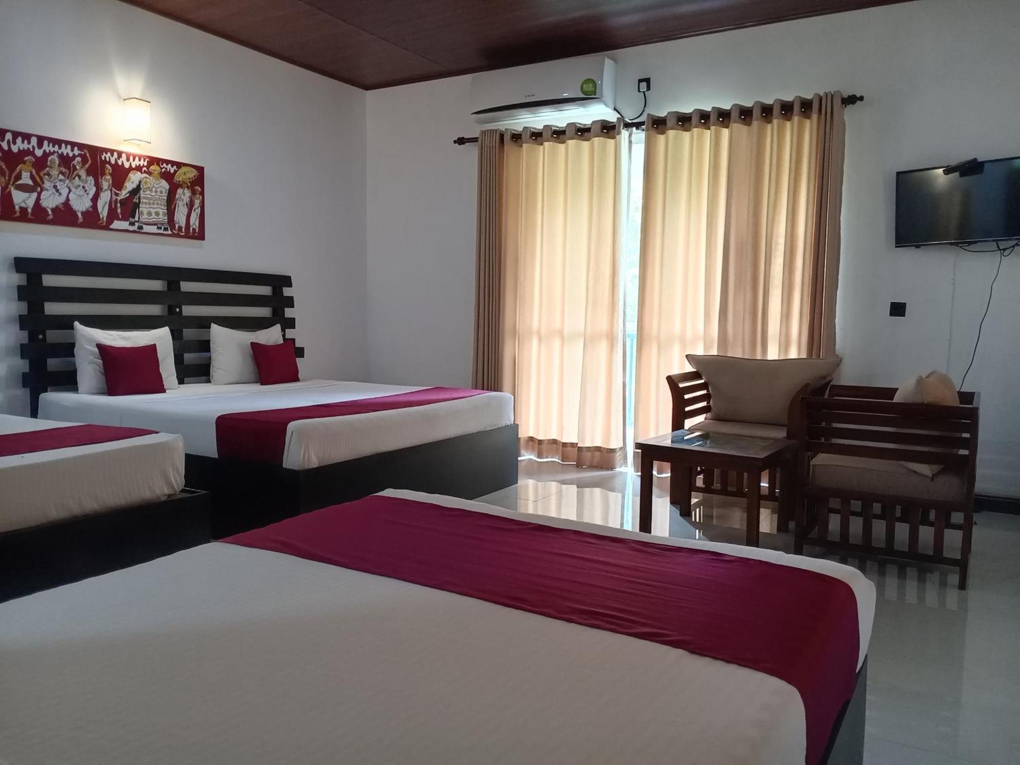 Pivisuma Lodge ดัมบูลลา ภายนอก รูปภาพ